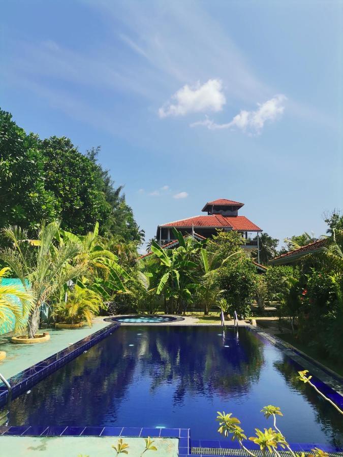 Thambili Cabanas Hikkaduwa Bagian luar foto