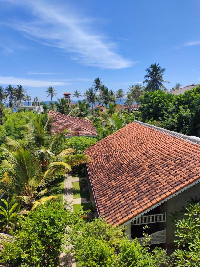 Thambili Cabanas Hikkaduwa Bagian luar foto