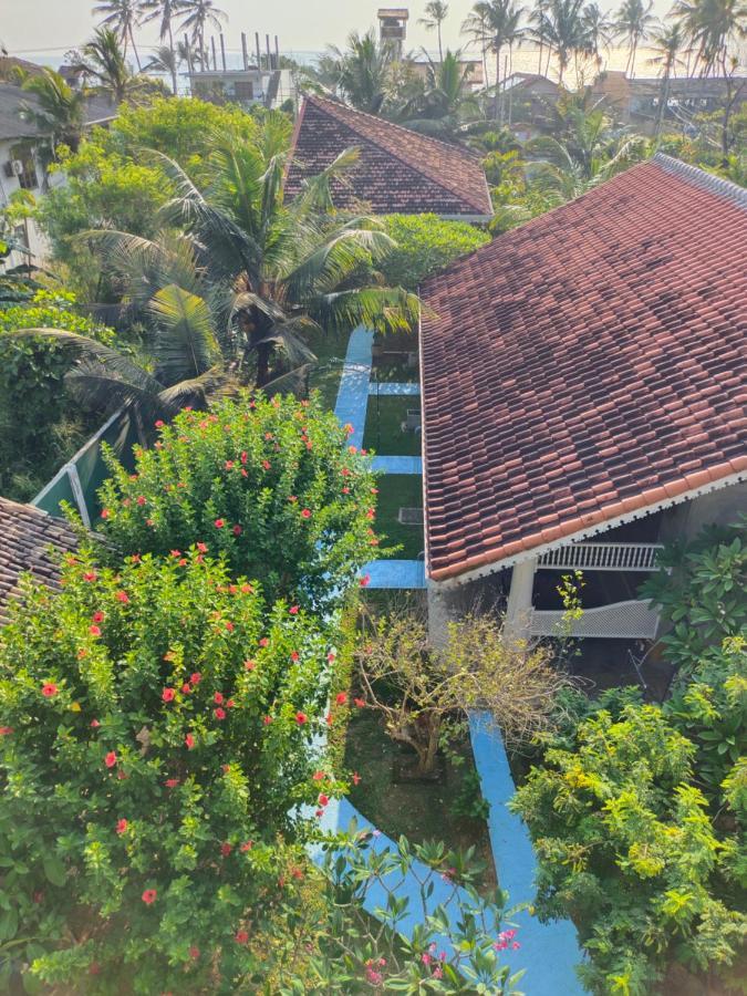 Thambili Cabanas Hikkaduwa Bagian luar foto